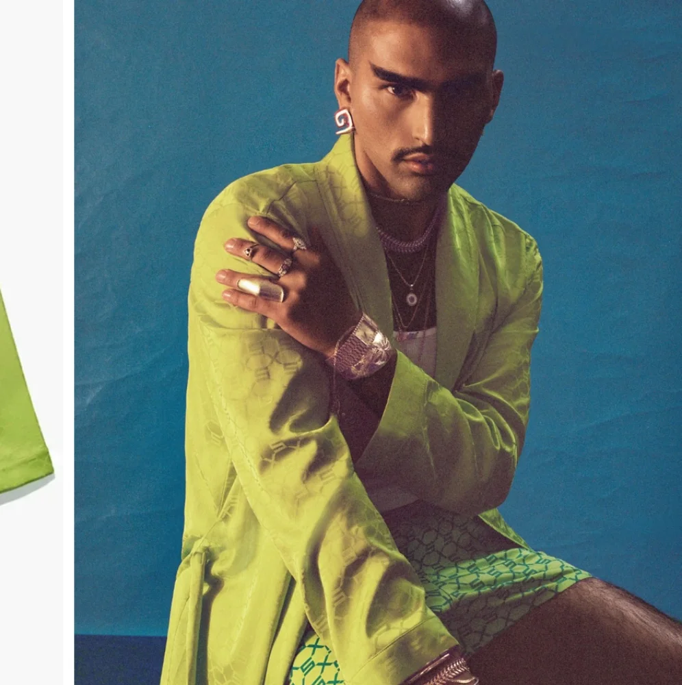 Green Satin Robe - Picture 6 of 8